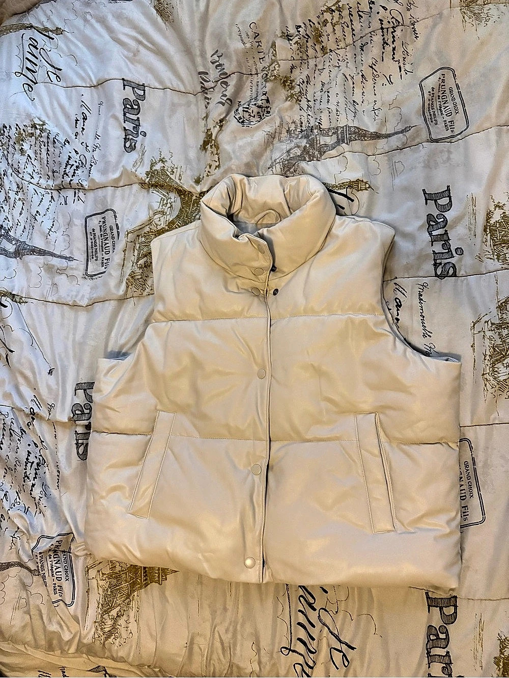 Old Navy Faux-Leather Puffer Vest Cream Medium